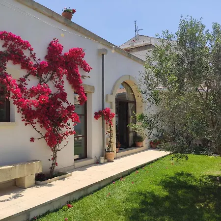 Aparthotel Masseria Salentina Costarella